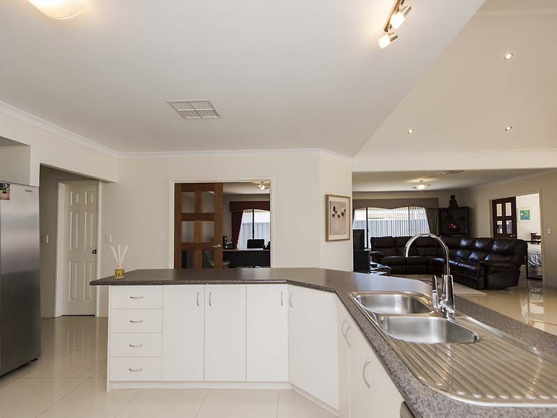 72 Rae Road, Shoalwater WA 6169