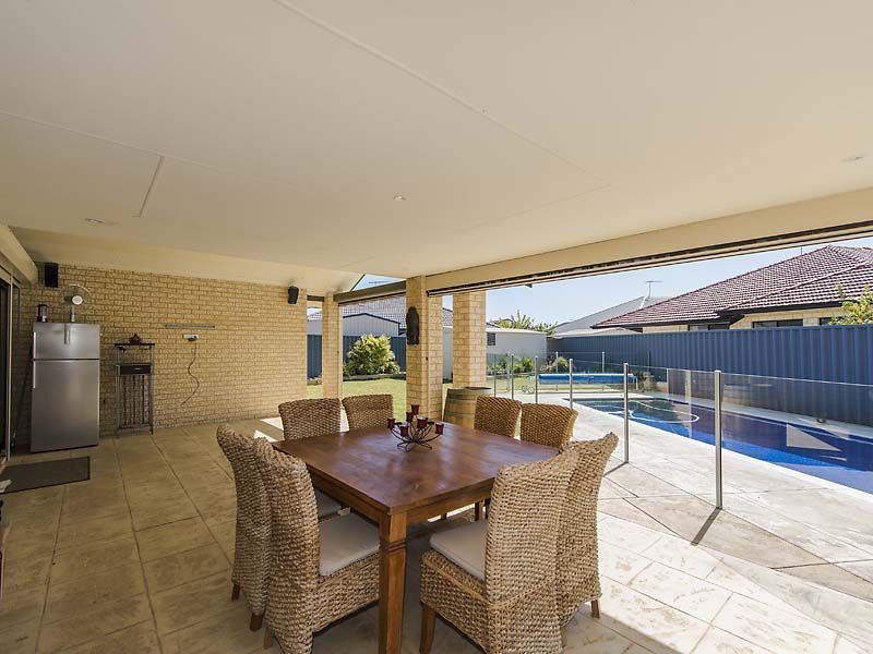 72 Rae Road, Shoalwater WA 6169
