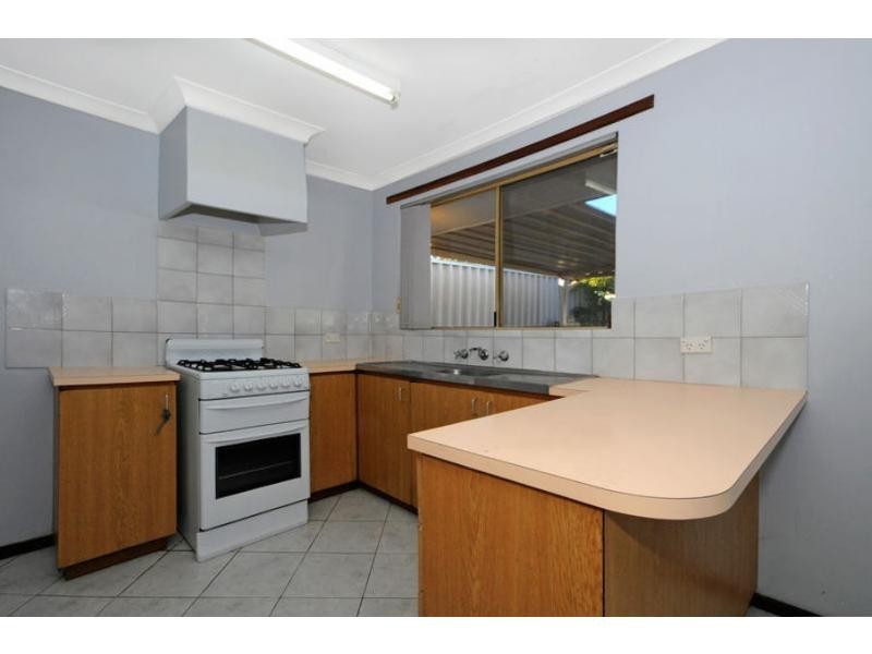 4 Giles Place, Mirrabooka WA 6061