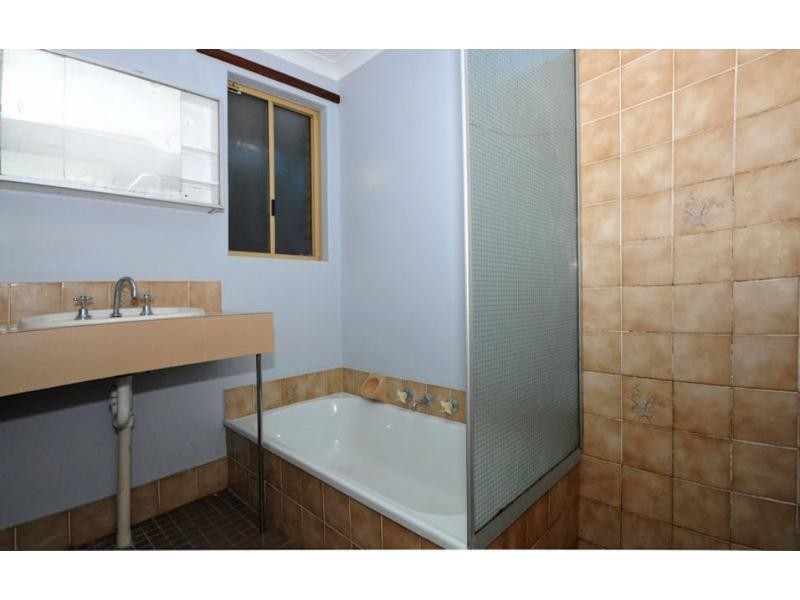 4 Giles Place, Mirrabooka WA 6061