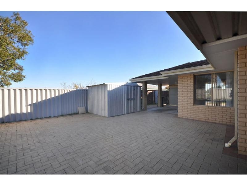 4 Giles Place, Mirrabooka WA 6061