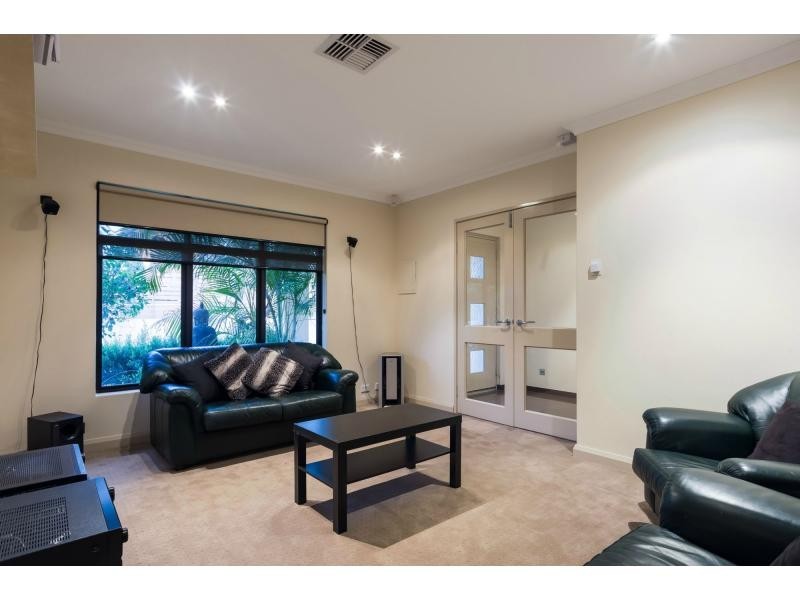 12 Susan Road, Madeley WA 6065