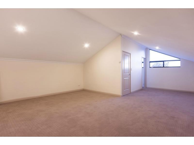 12 Susan Road, Madeley WA 6065