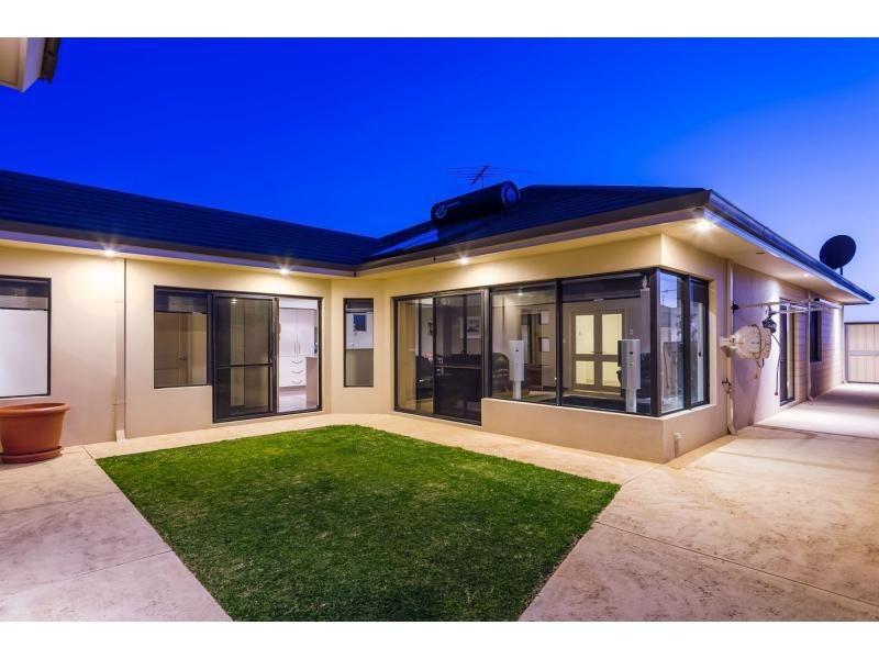 12 Susan Road, Madeley WA 6065