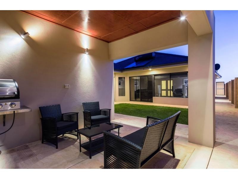 12 Susan Road, Madeley WA 6065