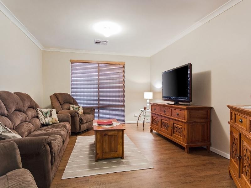 13 Trinidad Street, Safety Bay WA 6169