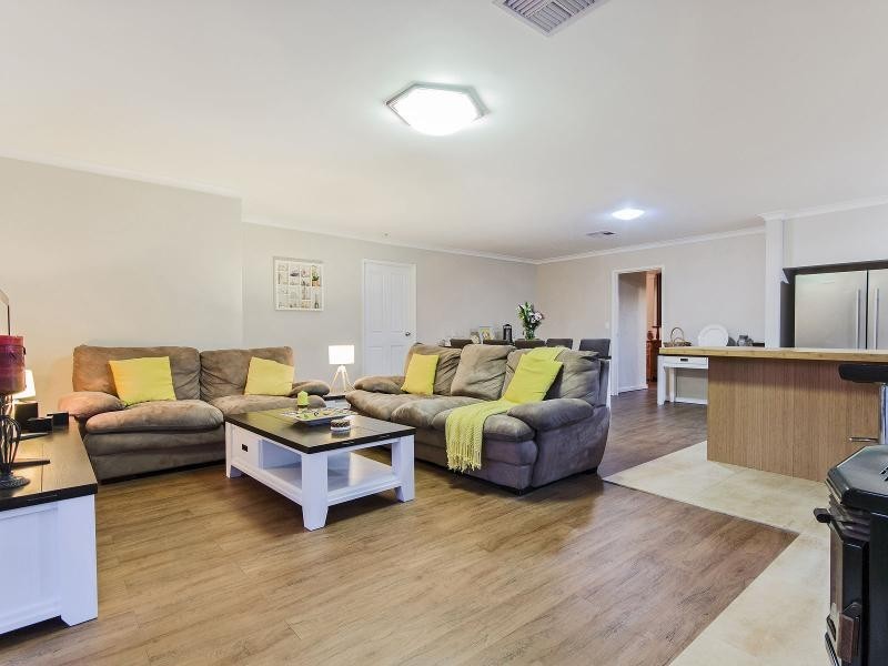 13 Trinidad Street, Safety Bay WA 6169