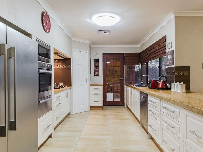 13 Trinidad Street, Safety Bay WA 6169