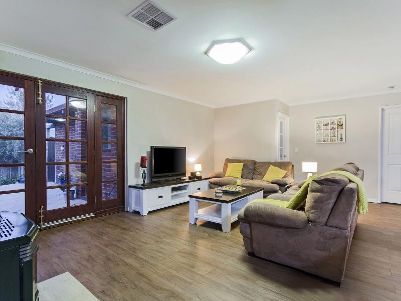 13 Trinidad Street, Safety Bay WA 6169