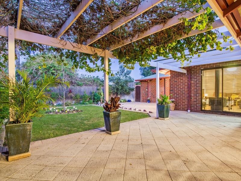 13 Trinidad Street, Safety Bay WA 6169