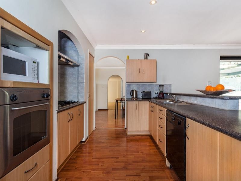 6 Matthew Avenue, Leeming WA 6149