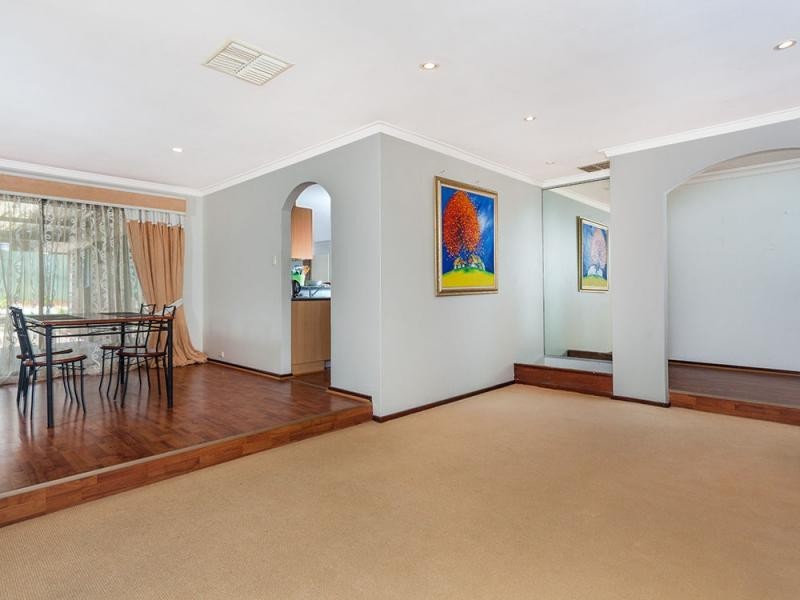 6 Matthew Avenue, Leeming WA 6149