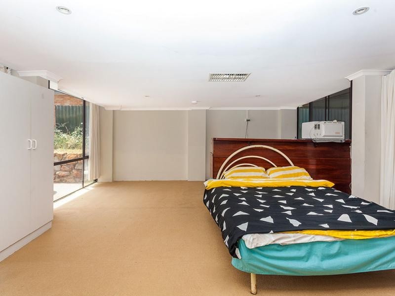 6 Matthew Avenue, Leeming WA 6149