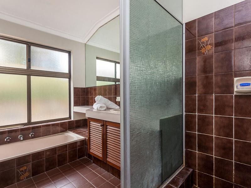 6 Matthew Avenue, Leeming WA 6149