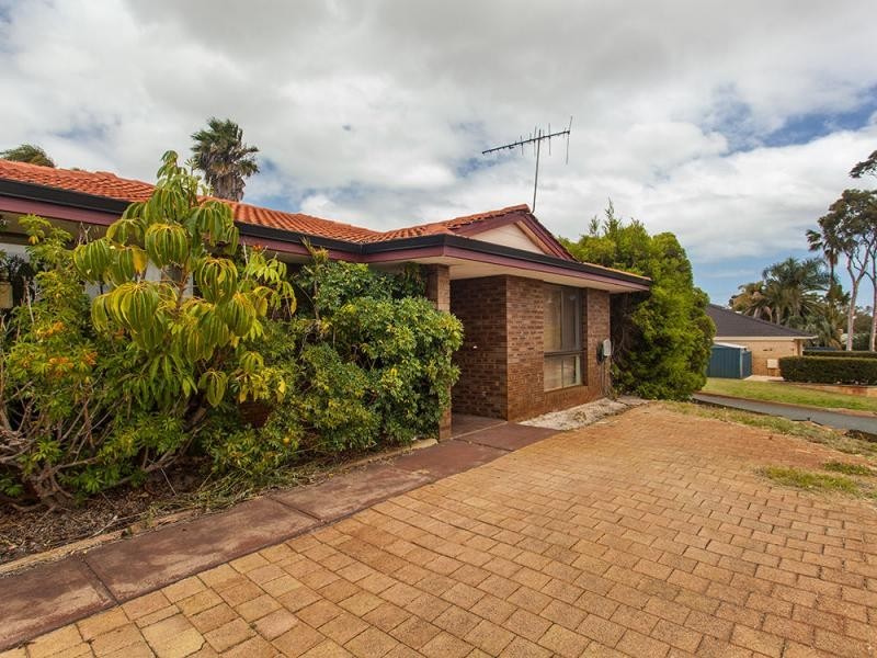 6 Matthew Avenue, Leeming WA 6149