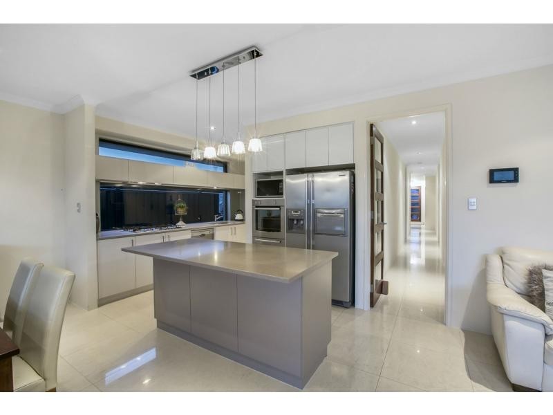 24 Panzano Circuit, Woodvale WA 6026