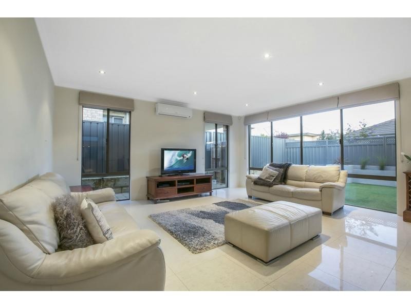 24 Panzano Circuit, Woodvale WA 6026