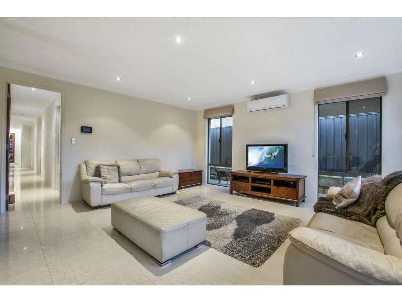 24 Panzano Circuit, Woodvale WA 6026