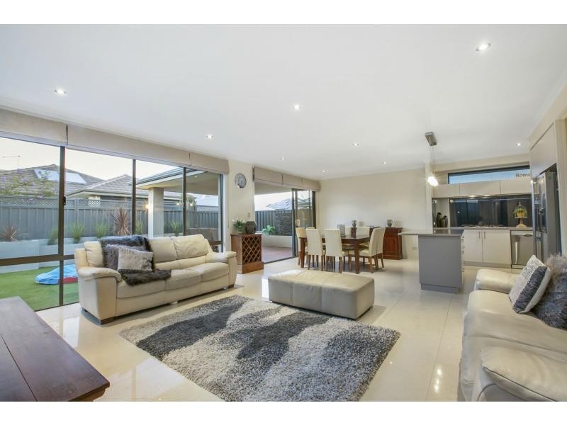 24 Panzano Circuit, Woodvale WA 6026