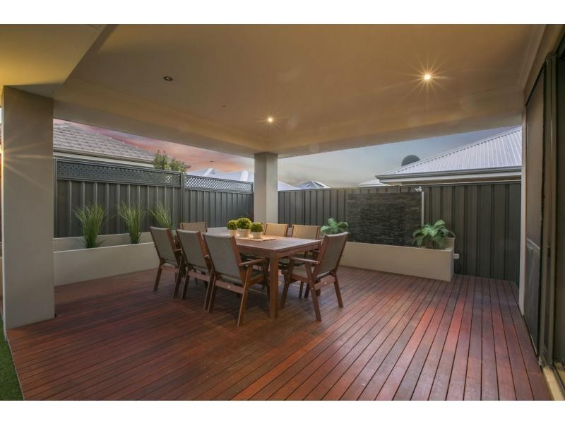 24 Panzano Circuit, Woodvale WA 6026