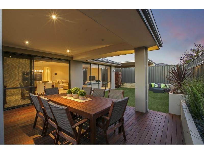 24 Panzano Circuit, Woodvale WA 6026