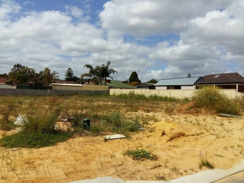 17 Hazelwood Road, Maddington WA 6109