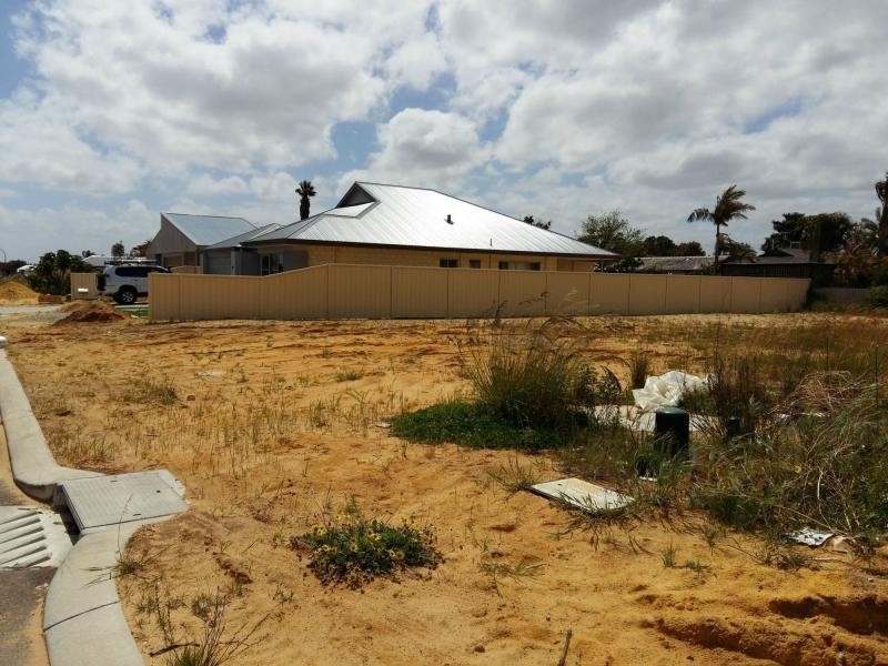 17 Hazelwood Road, Maddington WA 6109