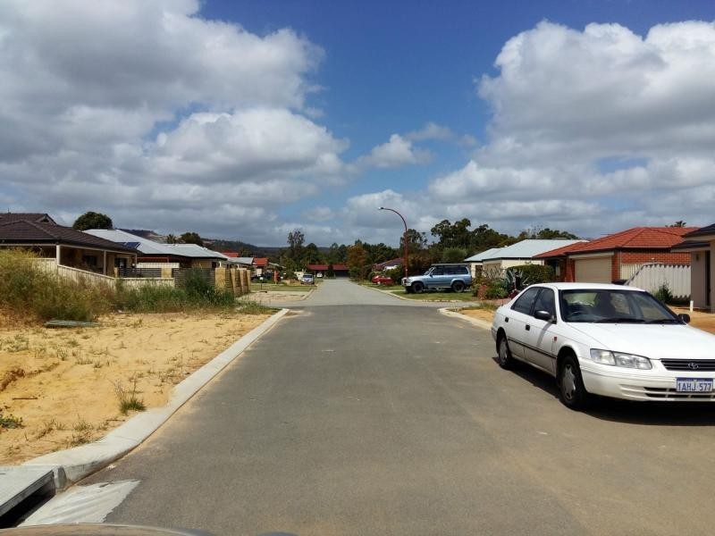 17 Hazelwood Road, Maddington WA 6109