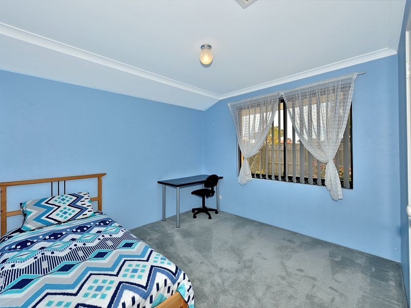 6 Chantilly Circuit, Meadow Springs WA 6210