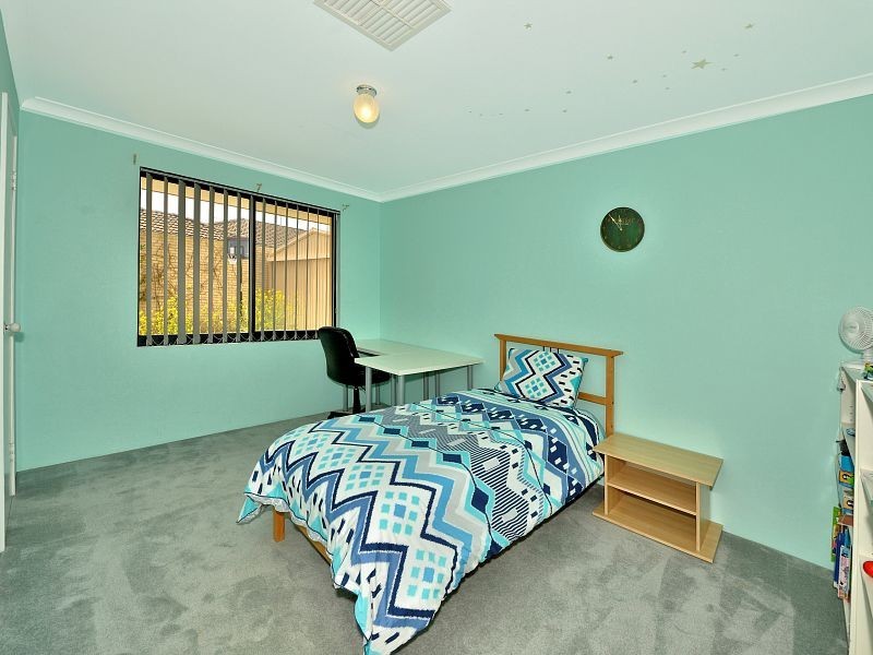 6 Chantilly Circuit, Meadow Springs WA 6210