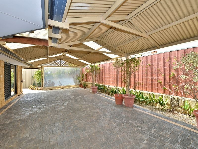 6 Chantilly Circuit, Meadow Springs WA 6210