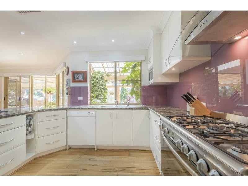 40 Reflection Gardens, Ballajura WA 6066