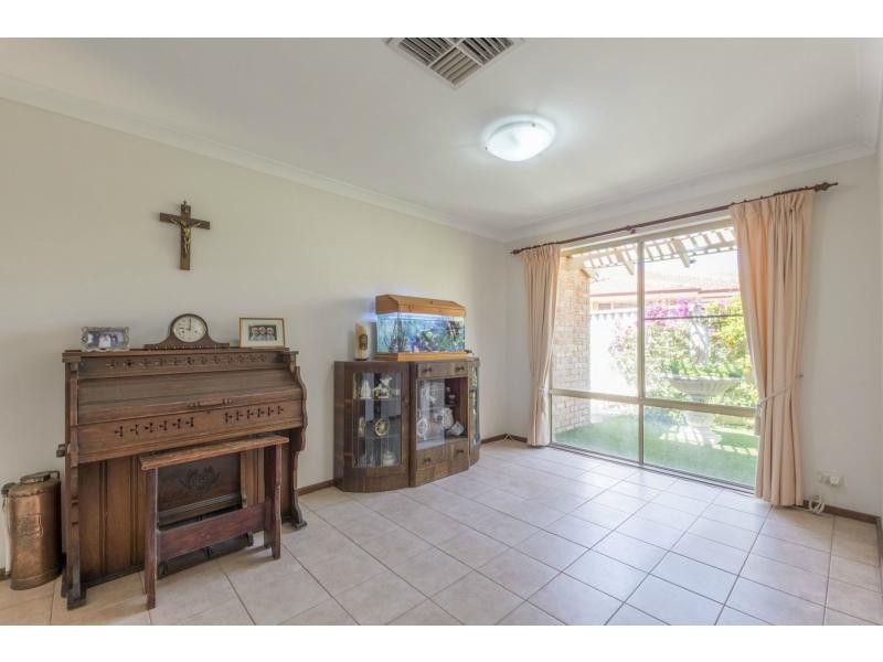 40 Reflection Gardens, Ballajura WA 6066