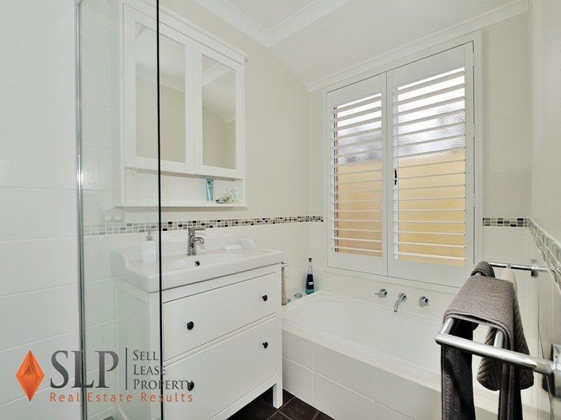 2 Maneroo Way, Ellenbrook WA 6069