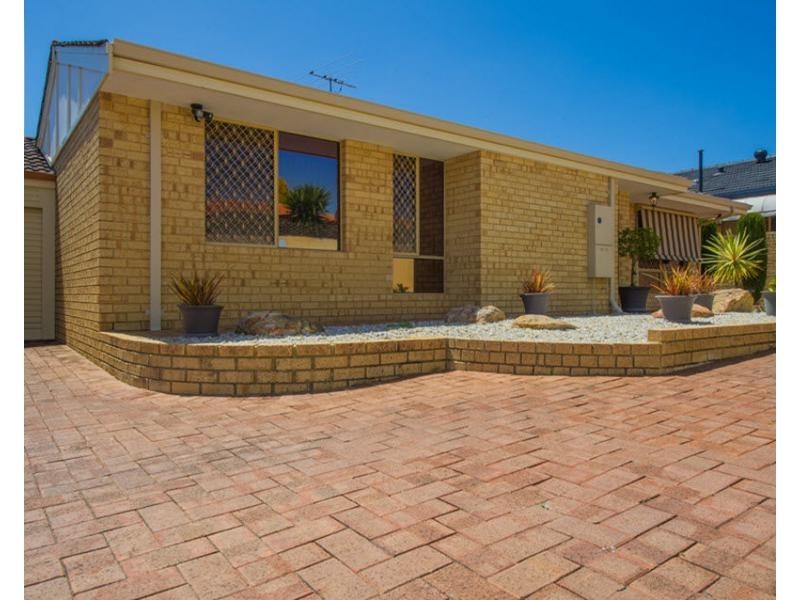 2/17 Camden Street, Dianella WA 6059
