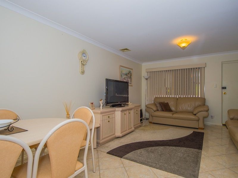 2/17 Camden Street, Dianella WA 6059