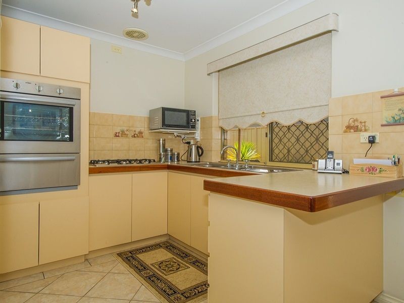 2/17 Camden Street, Dianella WA 6059