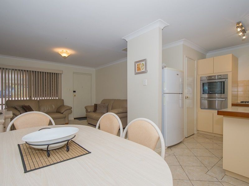 2/17 Camden Street, Dianella WA 6059