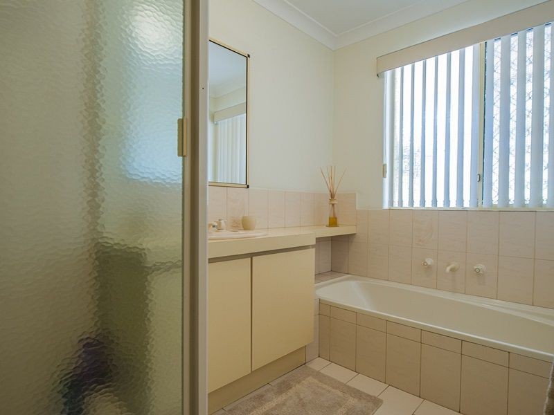 2/17 Camden Street, Dianella WA 6059