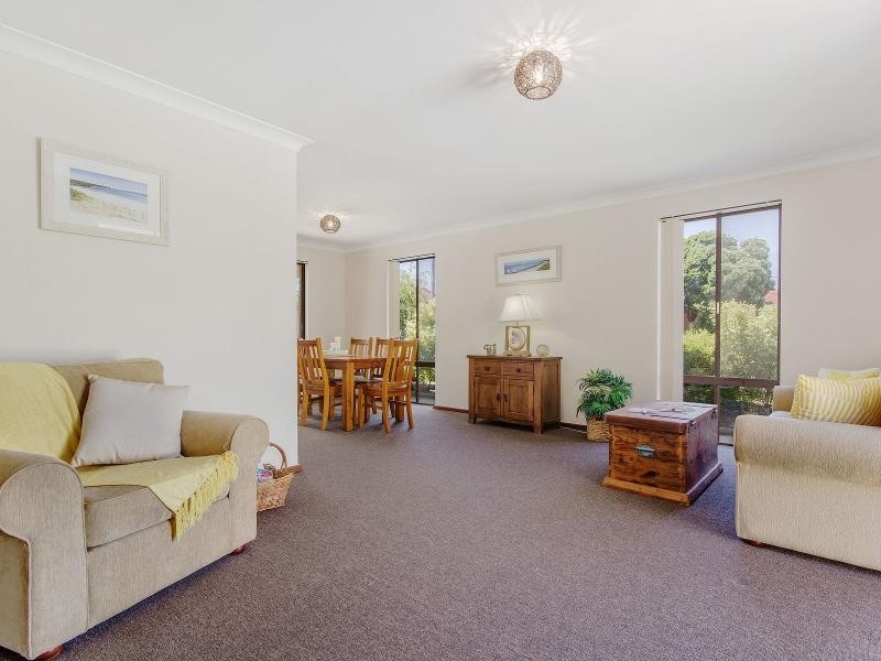 16 Hubbard Place, Safety Bay WA 6169