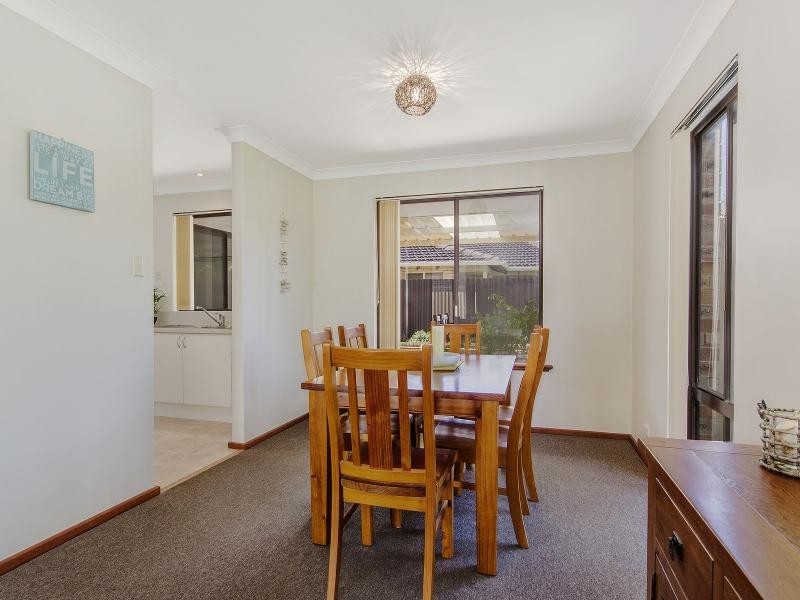 16 Hubbard Place, Safety Bay WA 6169