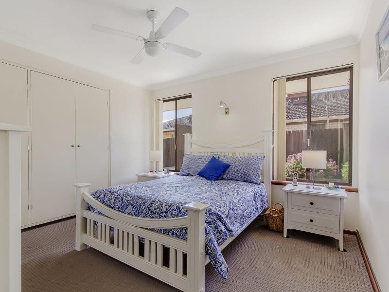 16 Hubbard Place, Safety Bay WA 6169