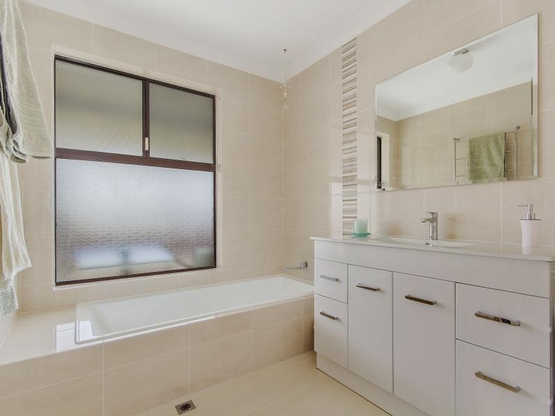 16 Hubbard Place, Safety Bay WA 6169