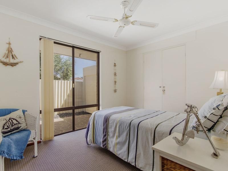 16 Hubbard Place, Safety Bay WA 6169