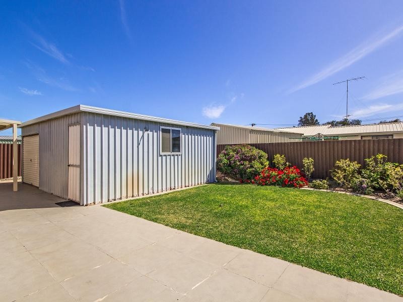 16 Hubbard Place, Safety Bay WA 6169