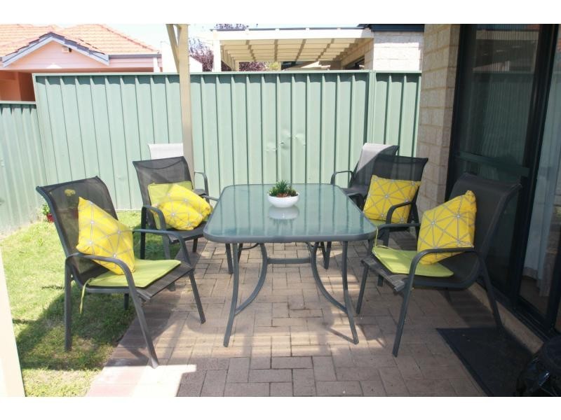 4/12 Kimberley Street, Belmont WA 6104