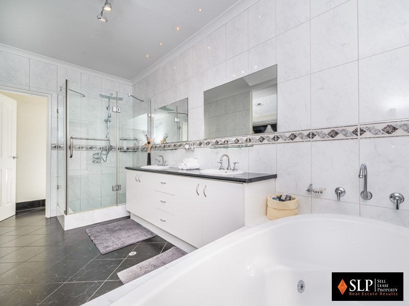 73 Regency Avenue, Madeley WA 6065