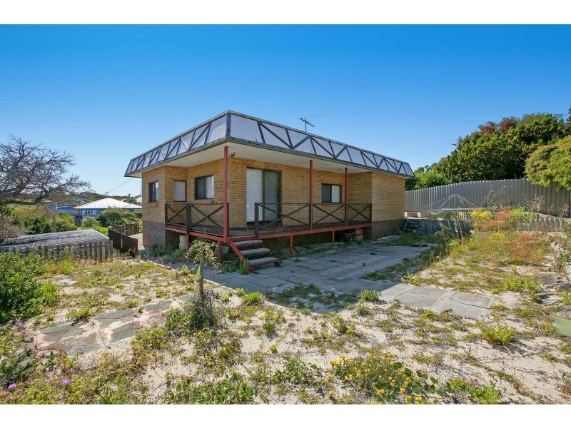 18 Lefroy Road, Yanchep WA 6035