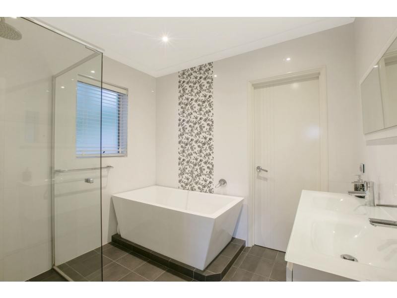 10 Hestia Way, San Remo WA 6210