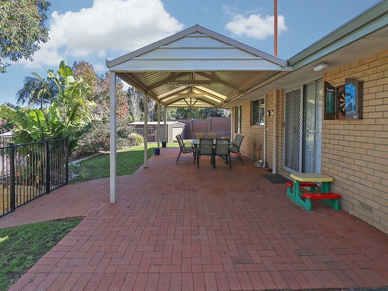 16 Baronet Road, Lesmurdie WA 6076
